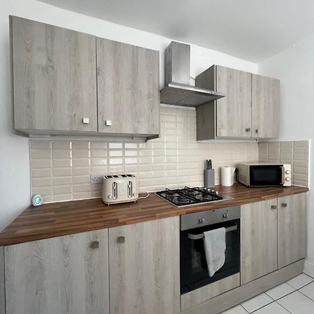 リヴァプール Large 3 Bed - 10 Mins To Centreヴィラ エクステリア 写真