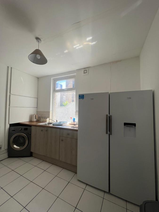 リヴァプール Large 3 Bed - 10 Mins To Centreヴィラ エクステリア 写真