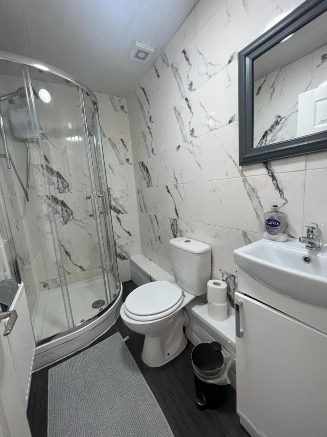 リヴァプール Large 3 Bed - 10 Mins To Centreヴィラ エクステリア 写真